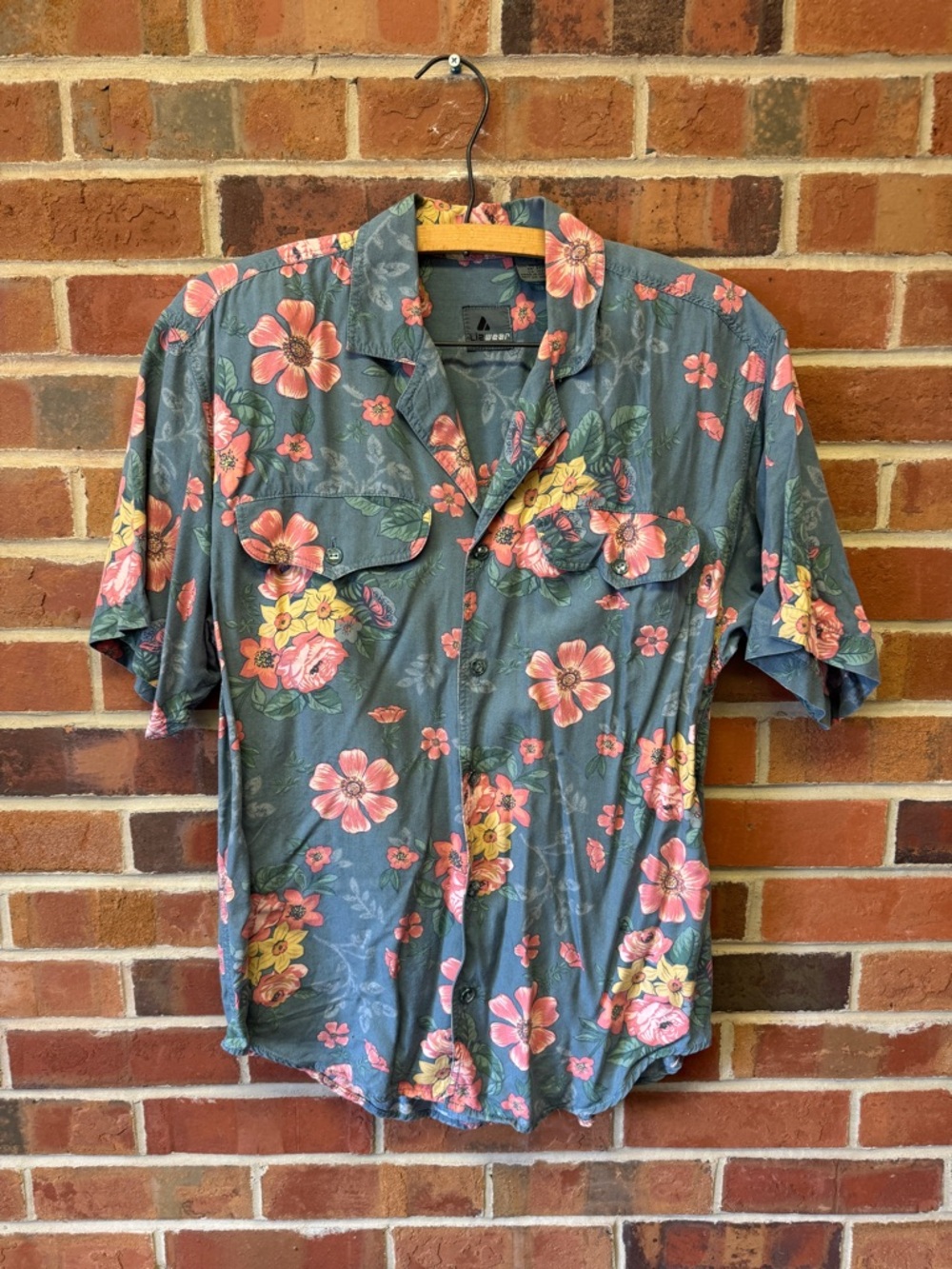 Women’s Floral Button-Down Camp Shirt in Gray with Pink & Yellow Blooms
